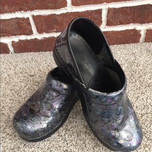 Dansko patent professional clogs
